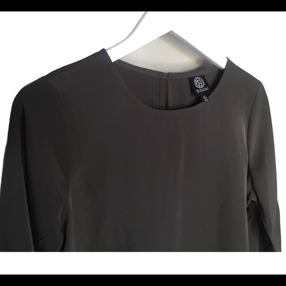 BOBEAU (Nordstrom) Blouse With 3/4 Bell Sleeve Detail  Olive Green Size Medium - Picture 8 of 10